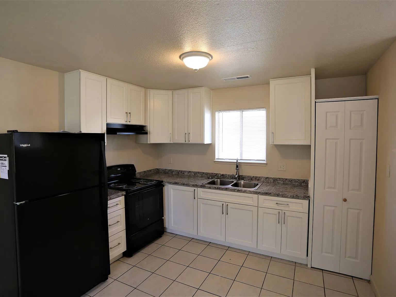 Adorable 2-Bedroom Newly Renovated — Photo 3