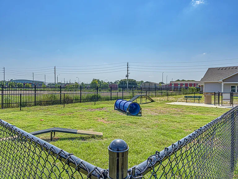 Summerdale Apartments — Photo 21