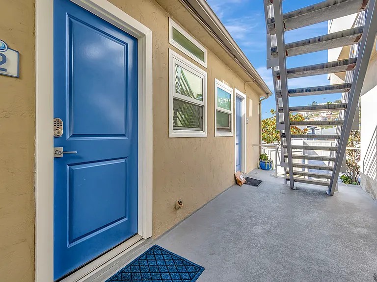 2930 S Coast Hwy — Photo 24