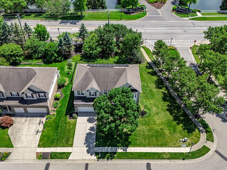 4431 Spring Field Ln — Photo 43