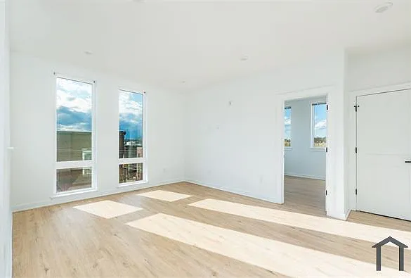 2 bed, 750 sqft, $1,462 — Photo 3