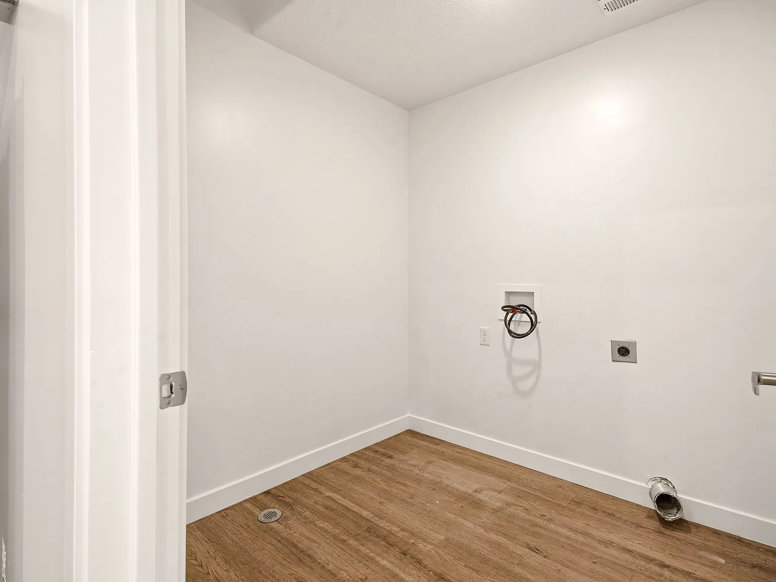 Vine Bldg 05: Unit 301 Type 3: Standard - 301 — Photo 4