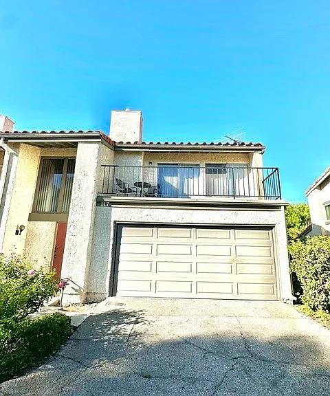 11409 Tampa Ave — Photo 1