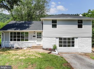 535 Harrison Ave, Berkeley Springs, WV 25411
