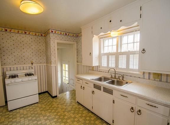 5th image of 544 W 10th St