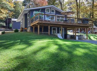 803 N Shore Rd, Tafton, PA 18464