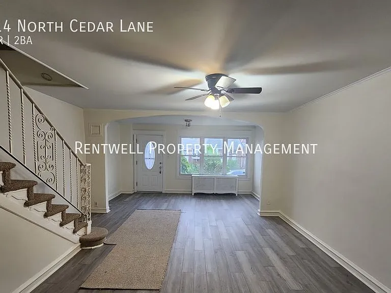 114 N Cedar Ln — Photo 3