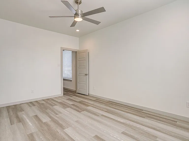 3141 McCart Ave — Photo 30