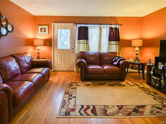 3rd image of 4 Camelot Dr APT 4