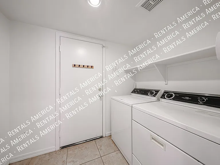 820 N Granada Dr — Photo 13