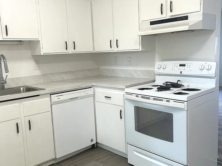 17160 Avondale Way NE #3 — Photo 2