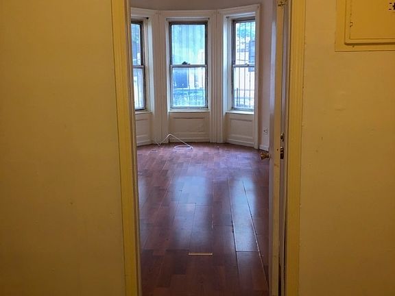 3rd image of 2116 Vyse Ave Floor 1