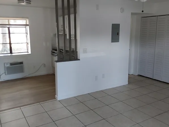 2142 Bradford St APT 304, Clearwater, FL 33760