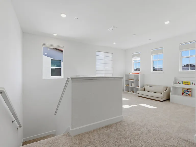 1582 Levy St — Photo 13
