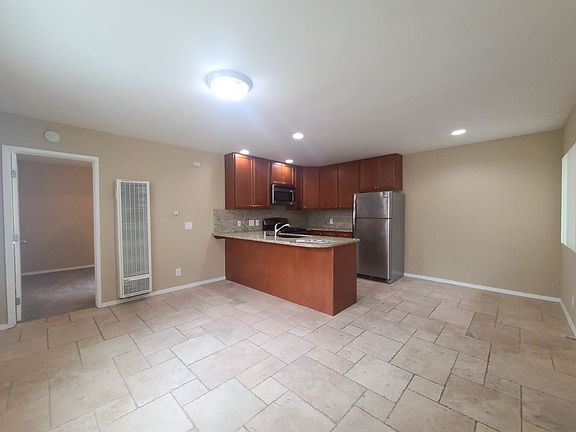 5th image of 5065 W Point Loma Blvd APT D