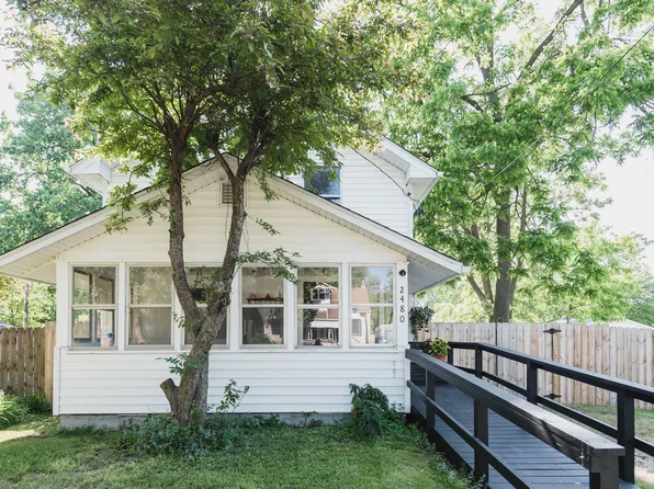 2480 Pine Lake Ave, Keego Harbor, MI 48320