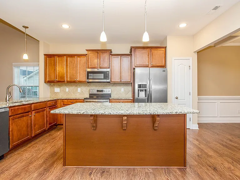 674 Stonebriar Ave — Photo 6