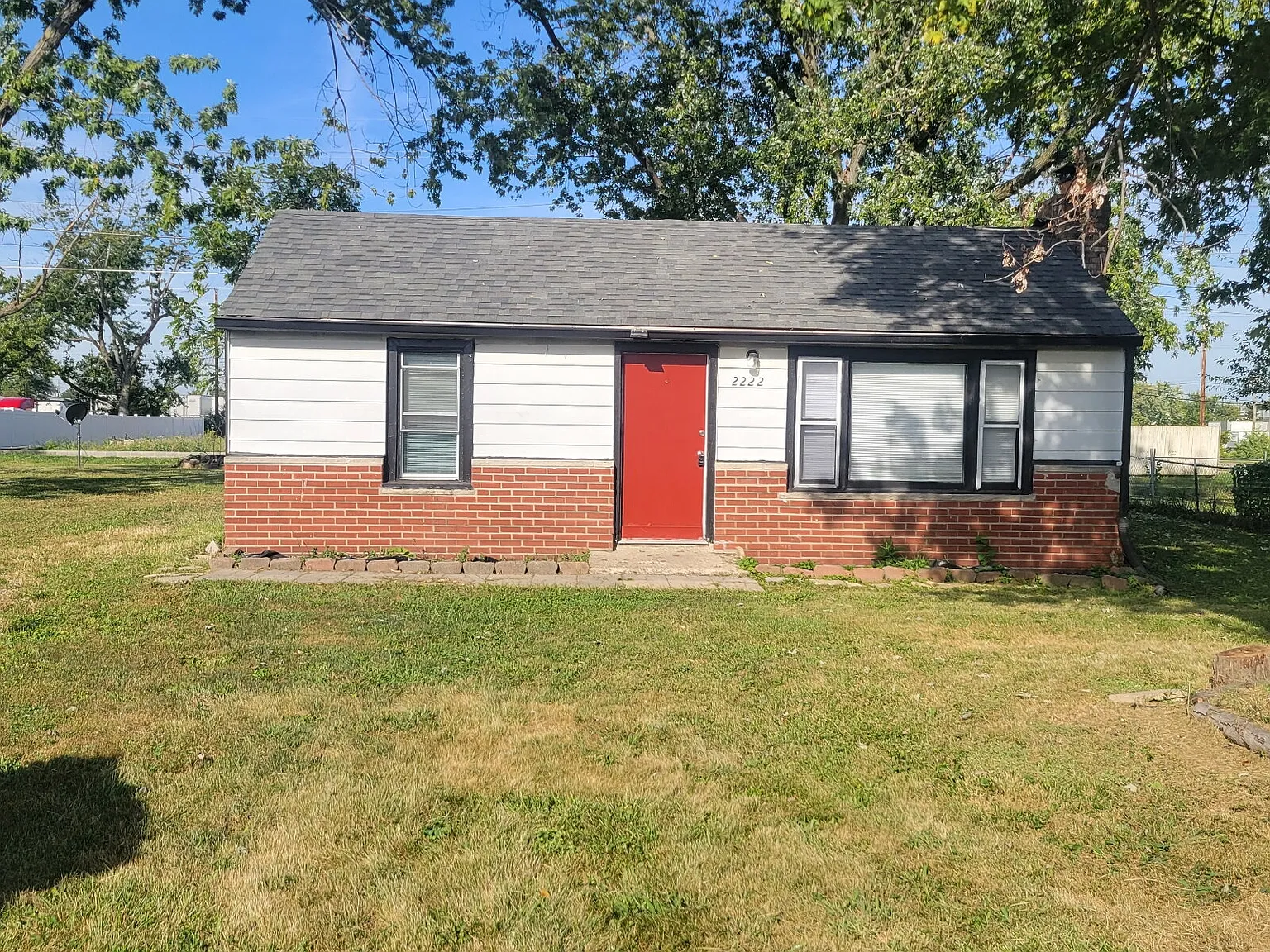 2 bed, 1.0 bath, $950 — Photo 1