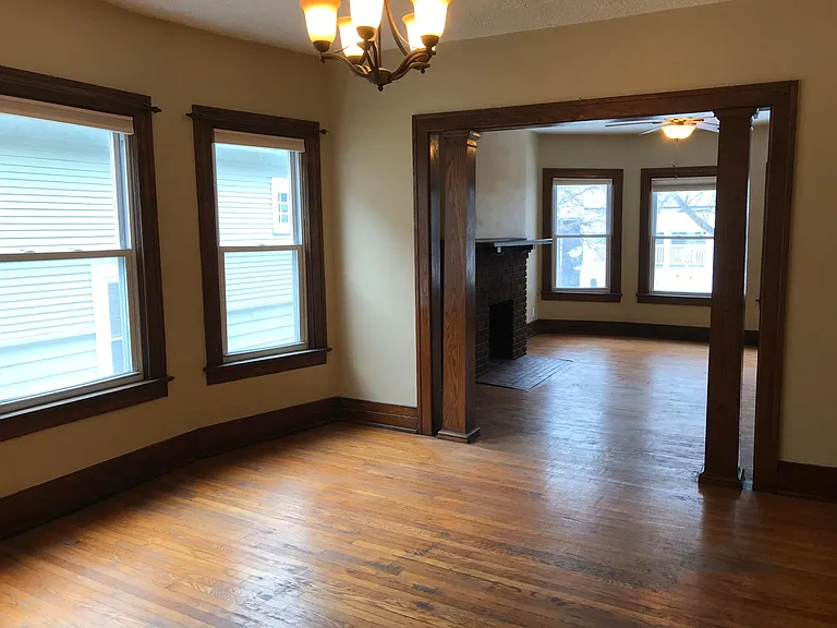 19 Russell St #2 — Photo 3