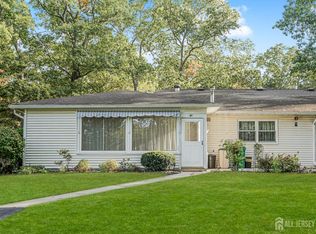 8C Connie Ln, Jackson, NJ 08527