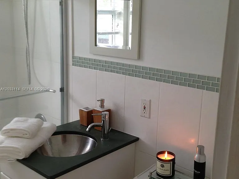 1100 Venetian Way #2B — Photo 25