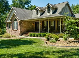 699 Creekway Dr, Crossville, TN 38555
