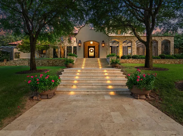 1500 Wills Ct, Roanoke, TX 76262