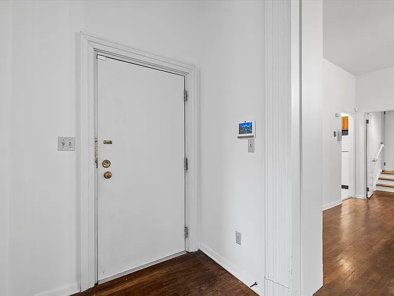 260 Shady Ave #12 — Photo 2