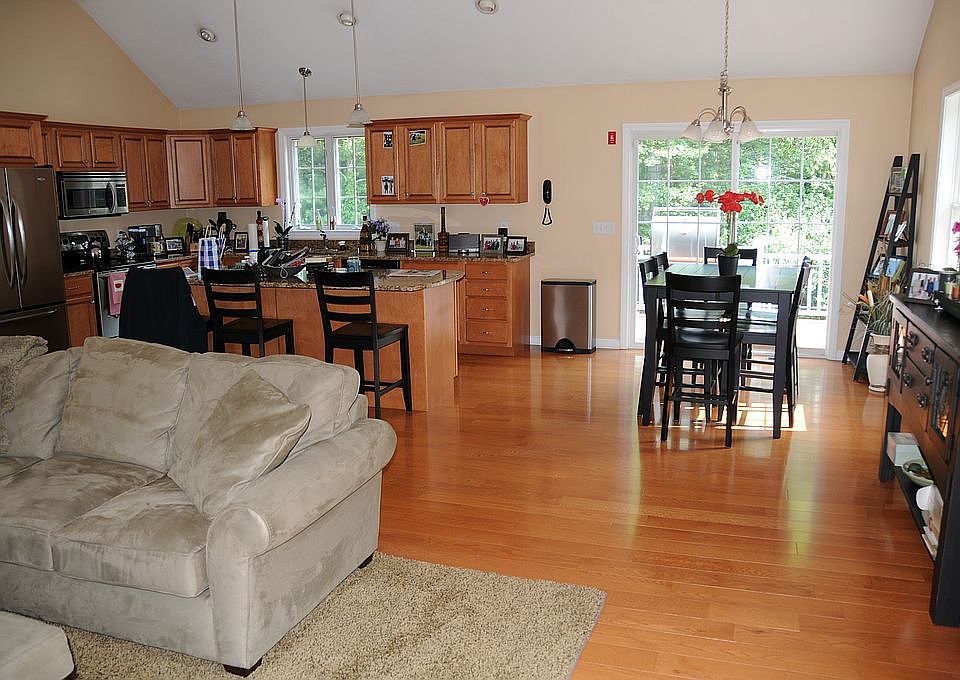 2nd image of 42 Hatherly Rd