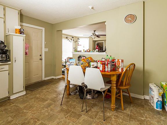 5th image of 297 Goodrich Ave #1