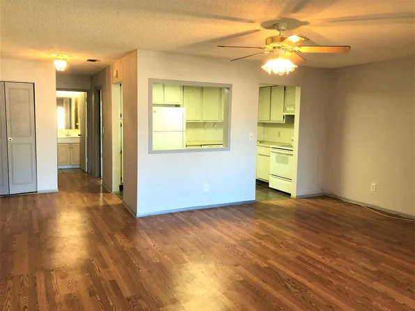 207 Aspen Cir, Seminole, FL