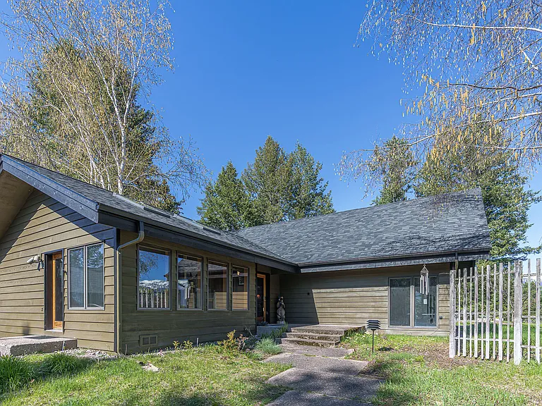 345 Swan Hill Dr — Photo 5