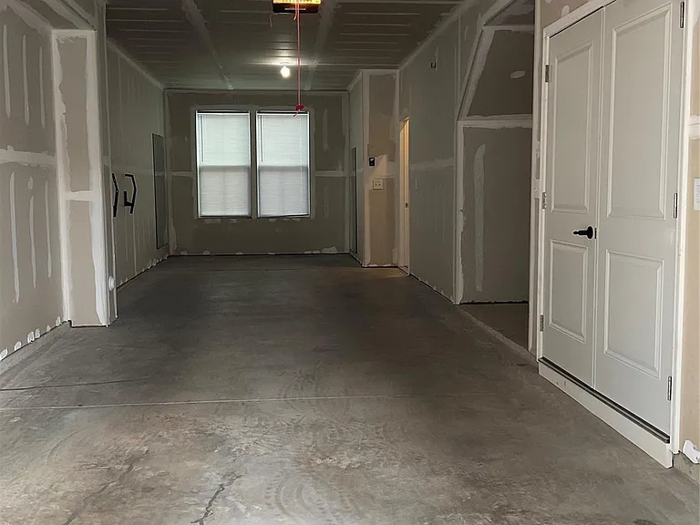 6222 Cleburne Ct — Photo 4