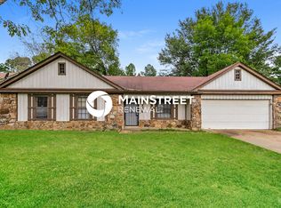 6770 Starkenburg Ln, Memphis, TN 38115