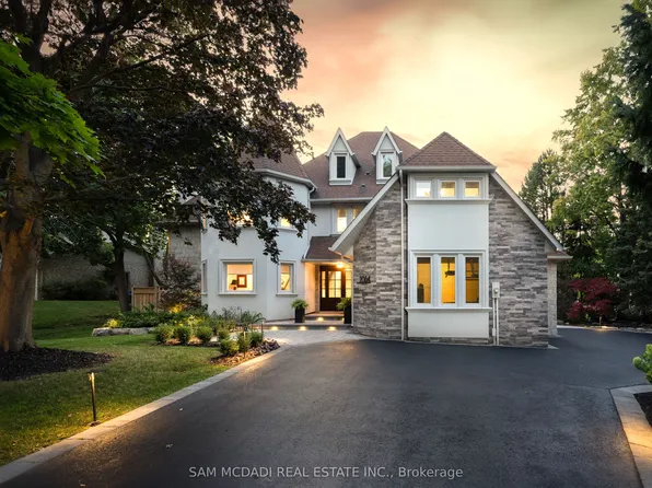 2064 Almira Ct, Mississauga, ON L5H 4A5