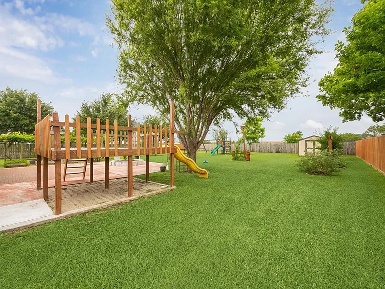3402 Fox Ct — Photo 1