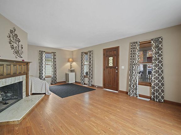 5th image of 5613 Oak St