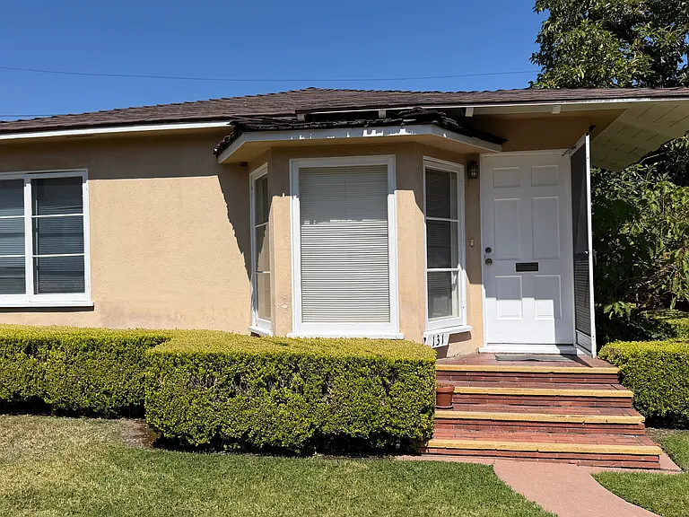 131 S Harvard Blvd — Photo 3