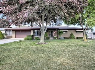 36622 Gregory Dr, Sterling Heights, MI 48312