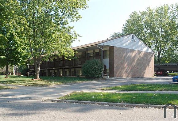 1st image of 3715 Sandhurst Dr APT 3