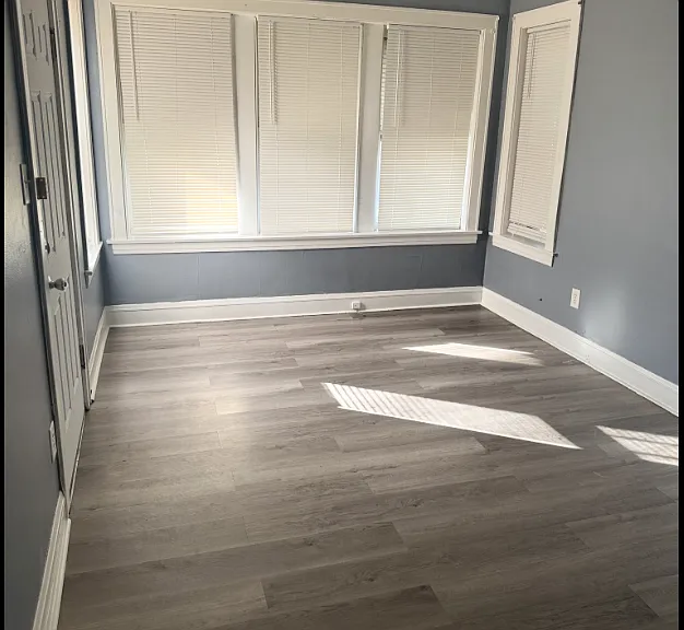 4246 W Iowa St — Photo 2