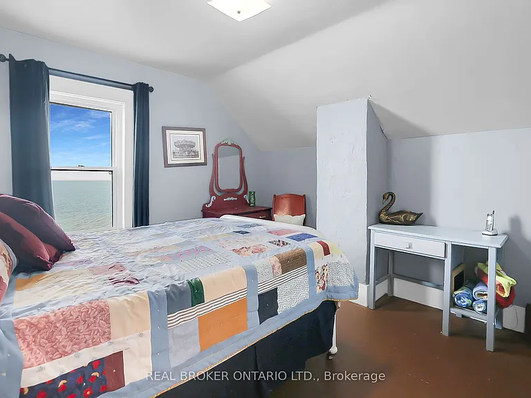 11611 Beach Rd W — Photo 24