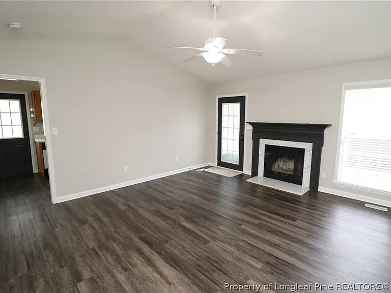 504 Noonday Ct — Photo 5