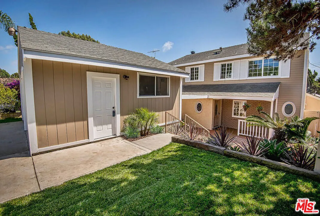 4 bed, 3.0 bath, 2850 sqft, $8,750 — Photo 3