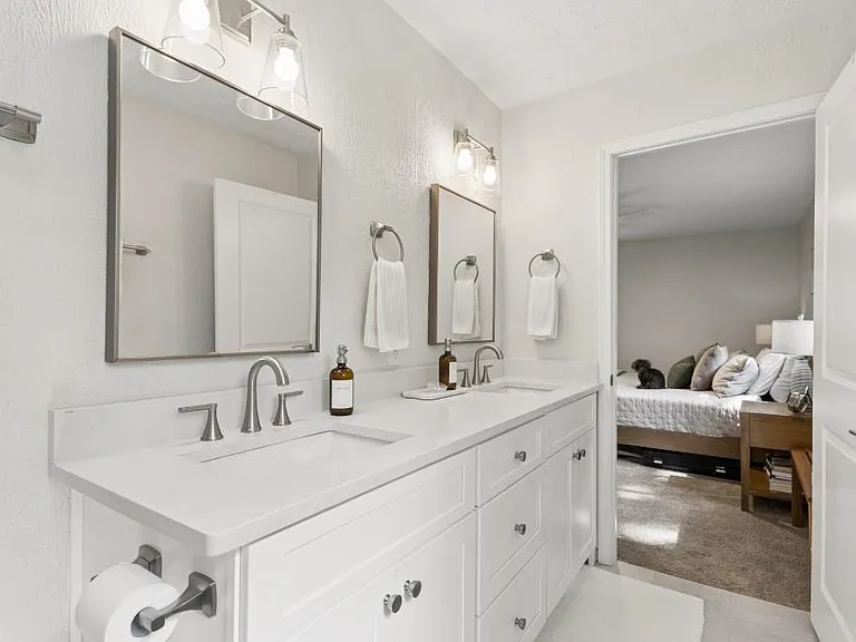 2506 Kingsley Dr NE — Photo 21