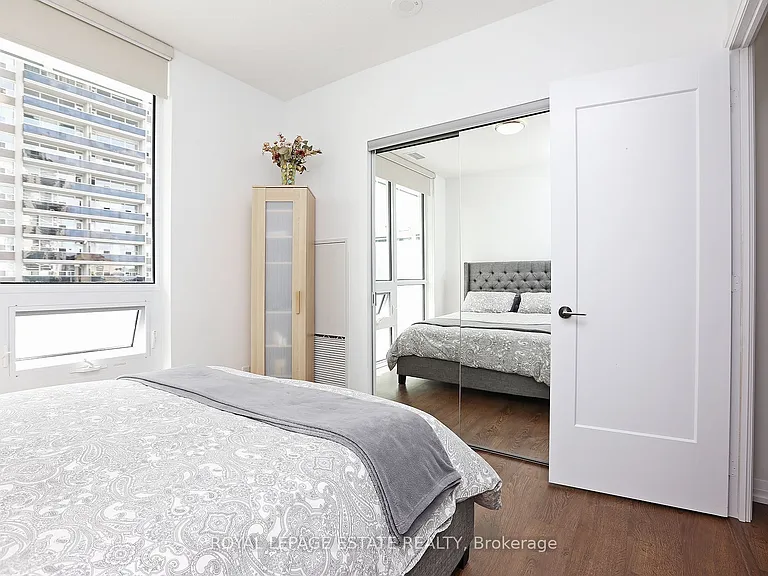 101 Erskine Ave #510 — Photo 18