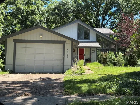 1668 Rishon Hill Dr, Saint Louis, MO 63146