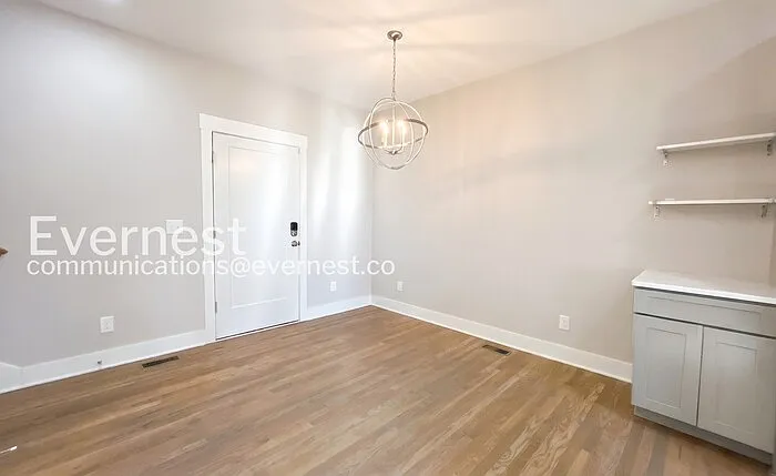 220 Croleywood Ln — Photo 8