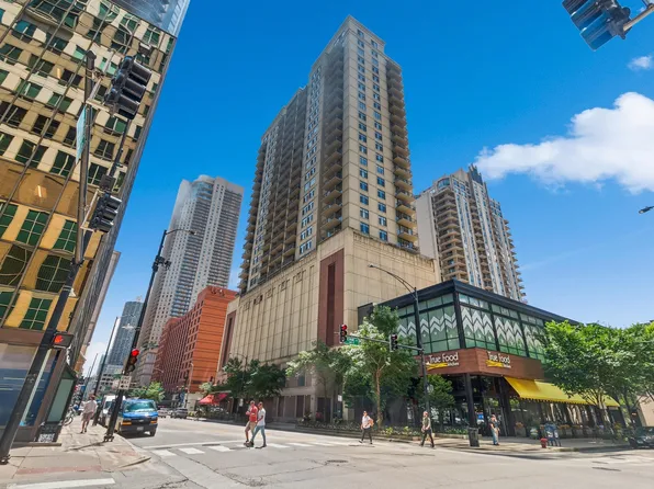 630 N State St APT 1001, Chicago, IL 60654