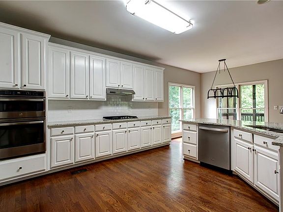 4th image of 316 Forkwood Trl